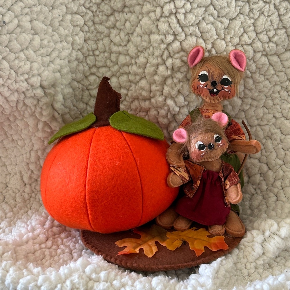 Annalee Orange Pumpkin Mouse Decor